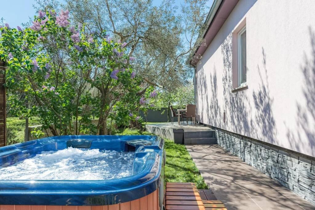 House Pelini Ferienhaus *